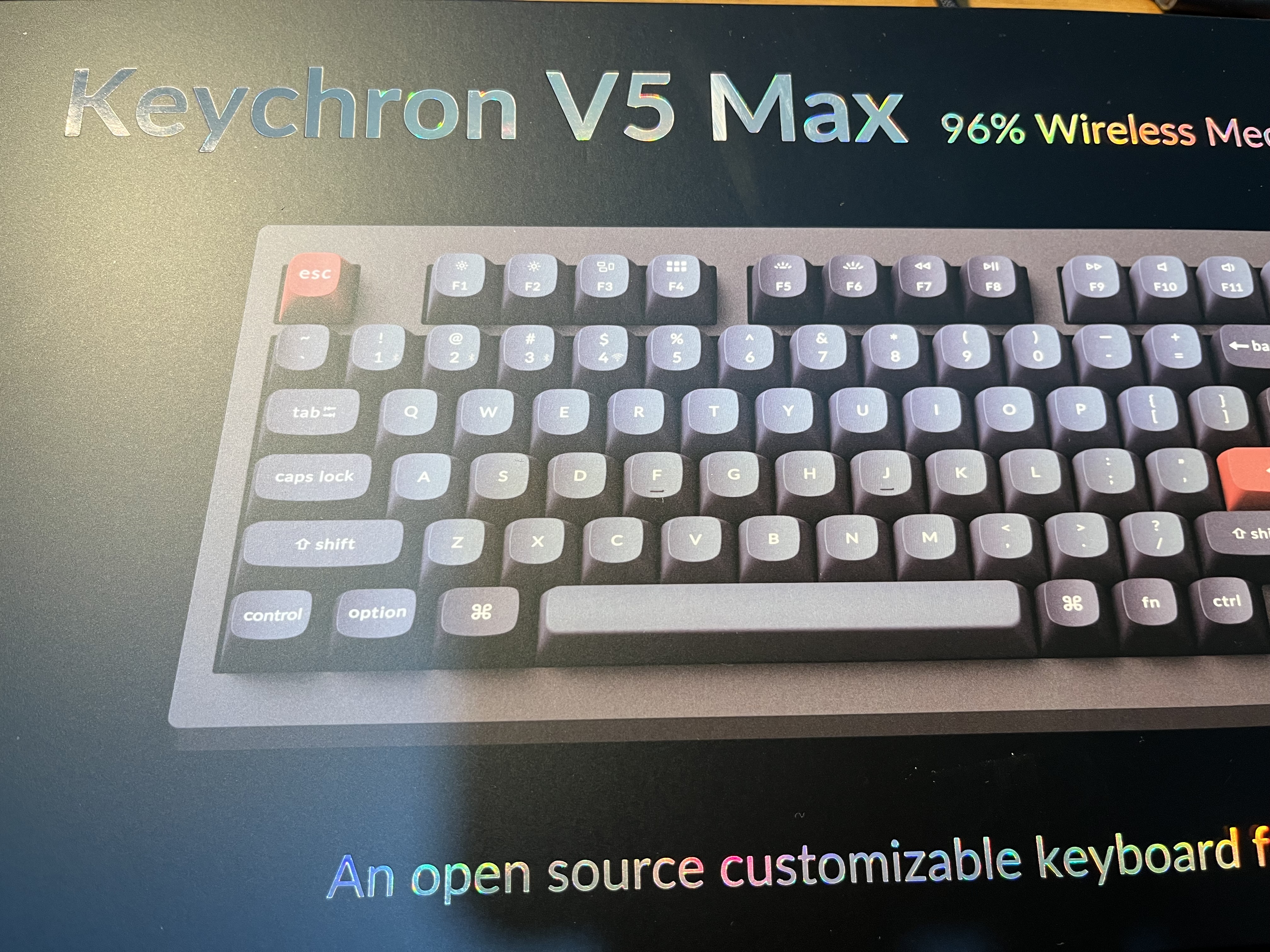 Keychron V5 Max 的外盒一角